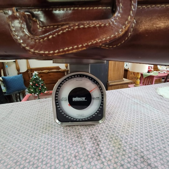 Leather suitcase briefcase VINTAGE handles Brown/tan stiitching 1940s - Picture 2 of 16